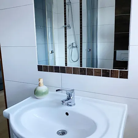 Pod Lipą 2 Nocleg ze śniadaniem 3*