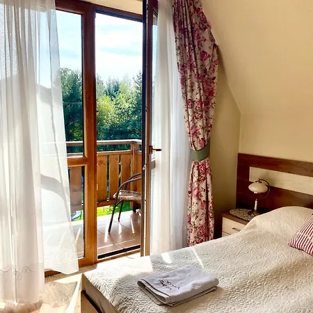 Pod Lipą 2 Nocleg ze śniadaniem 3*